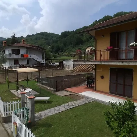 Casa Vacanze La Cicala Pontremoli Exterior photo